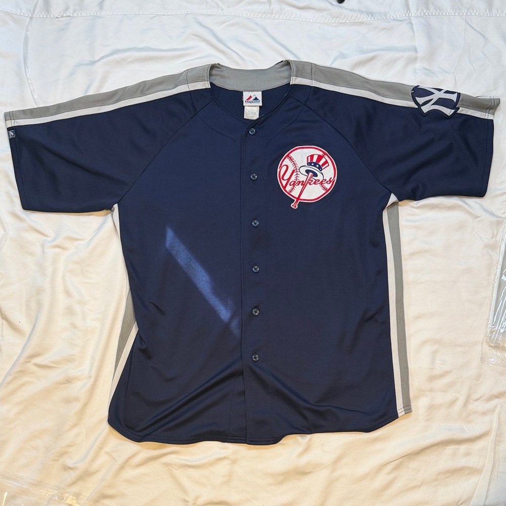 Yankees Authentic Majestic Baseball Jersey - Navy Blue - Stitched Patch